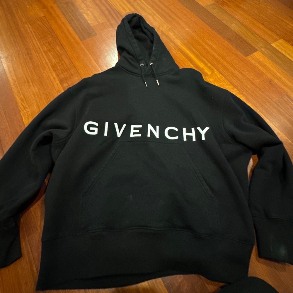 Givenchy men’s pull over hoodie